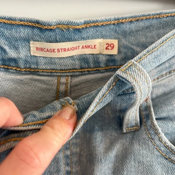 Ribcage Straight Ankle Levi’s Jeans - Picture 3 of 4